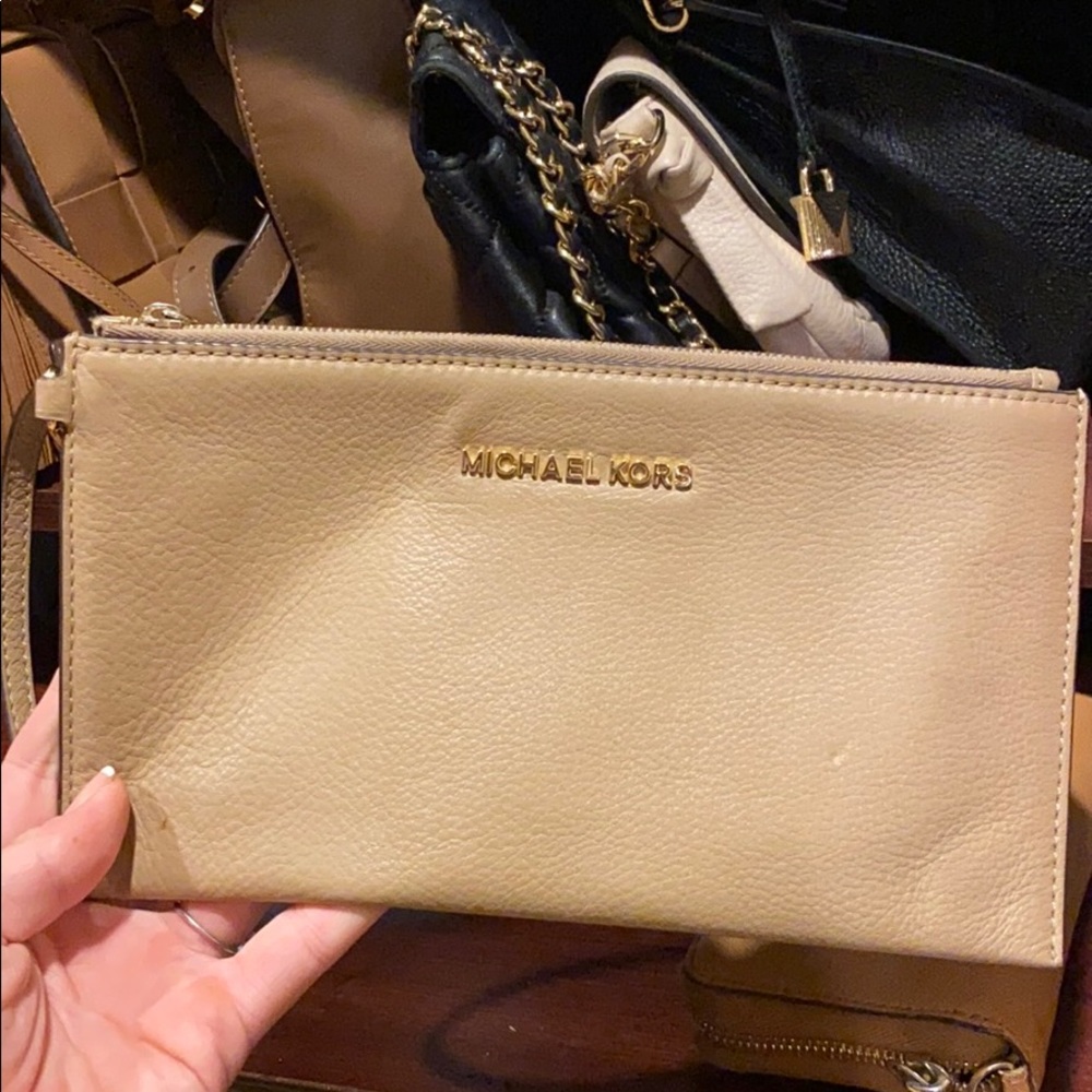 Michael kors wristlet